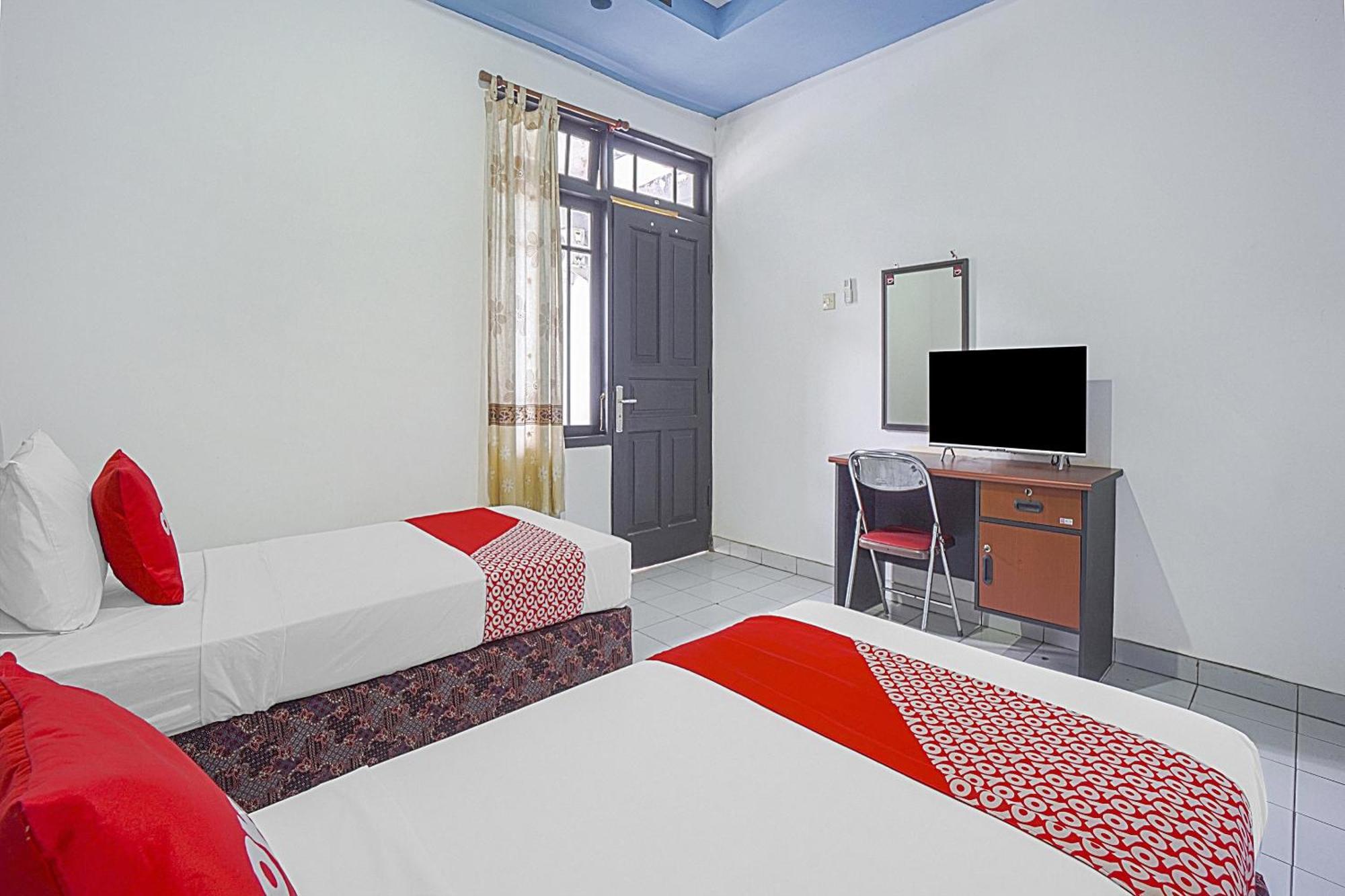 Oyo Life 90589 Palem Garden Hotel 图隆阿贡 外观 照片