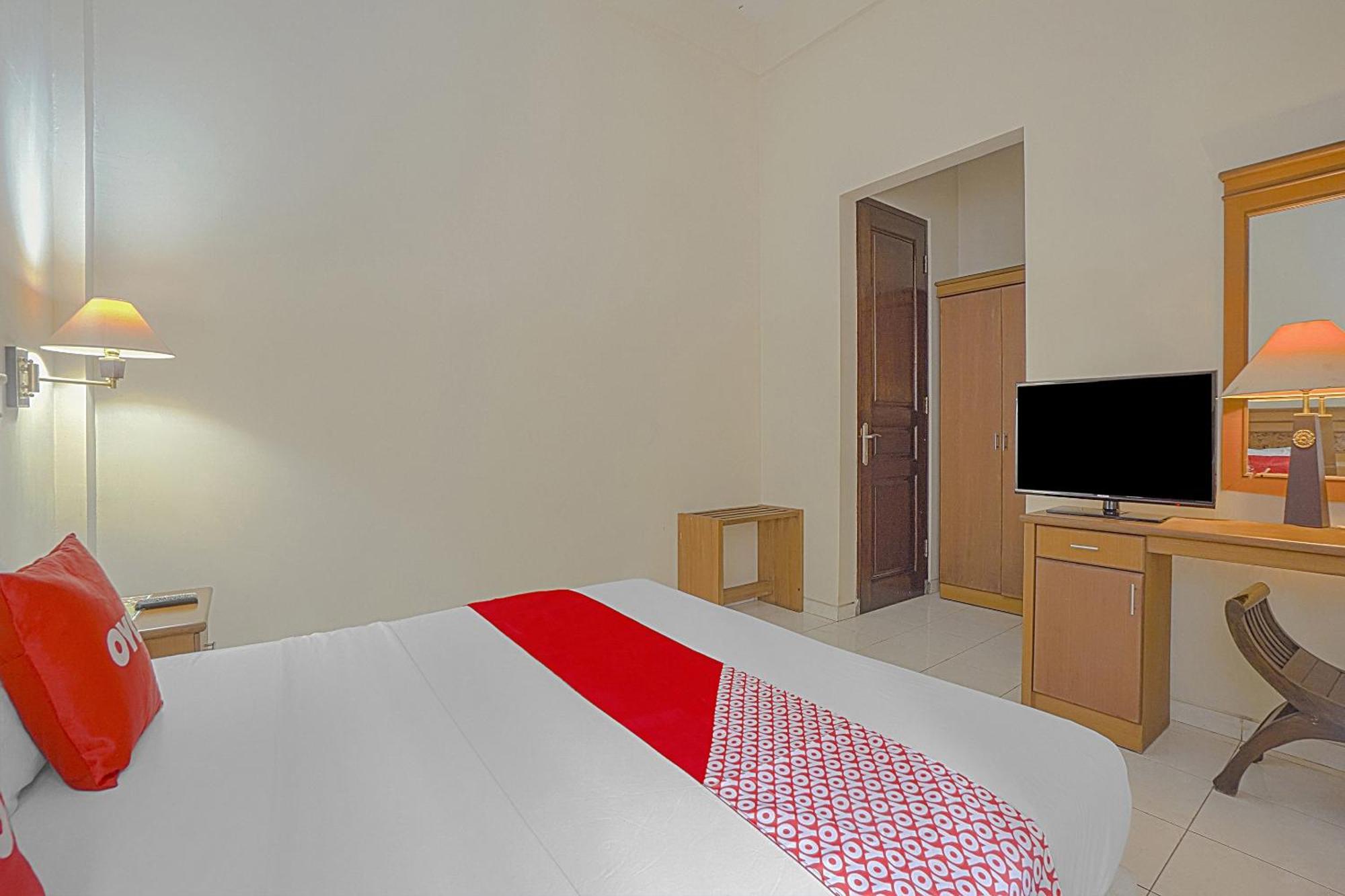 Oyo Life 90589 Palem Garden Hotel 图隆阿贡 外观 照片