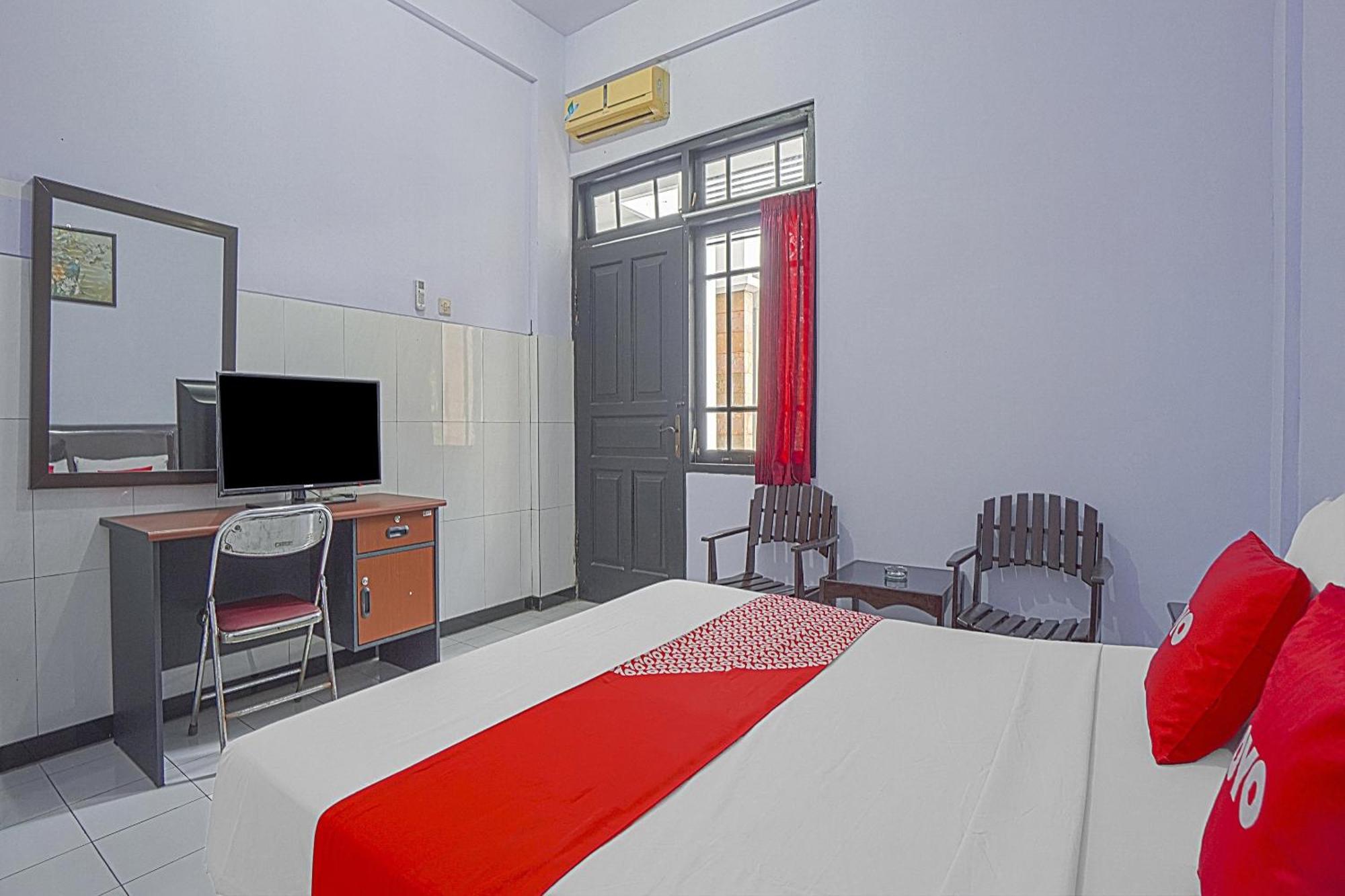 Oyo Life 90589 Palem Garden Hotel 图隆阿贡 外观 照片