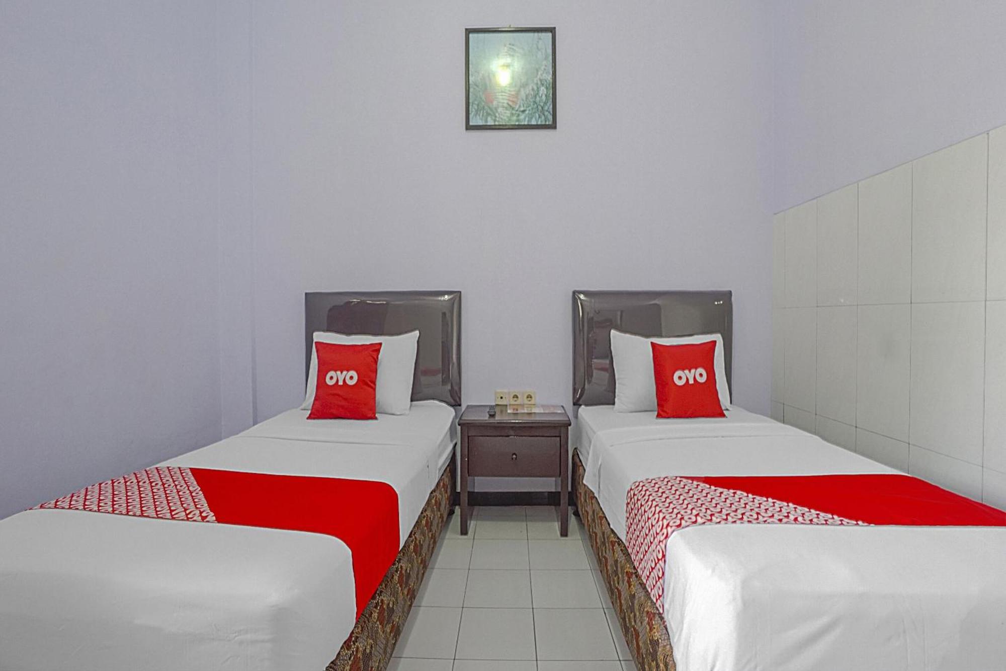 Oyo Life 90589 Palem Garden Hotel 图隆阿贡 外观 照片