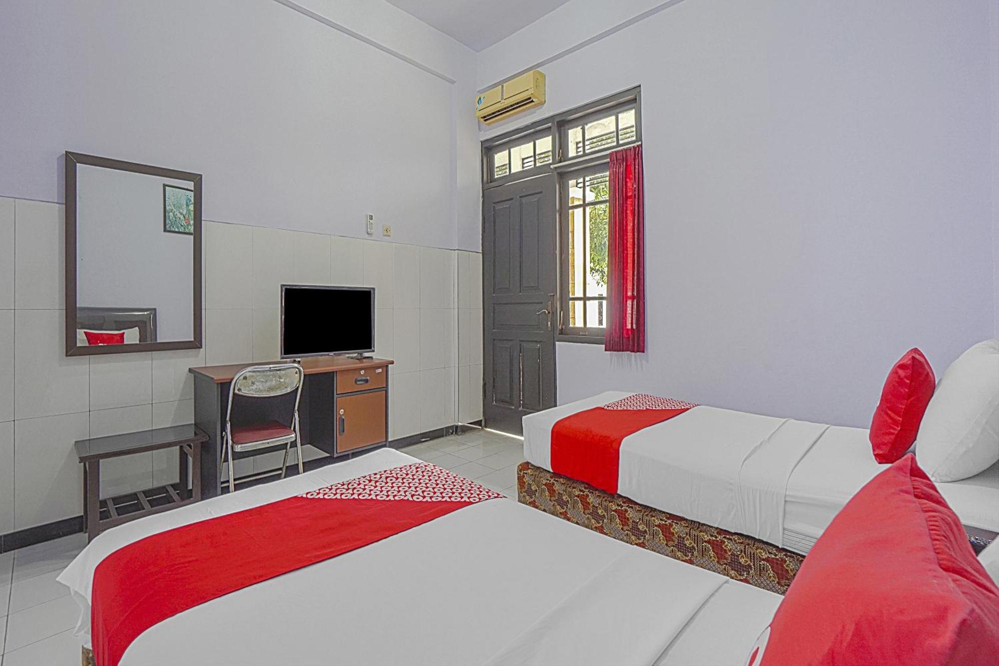 Oyo Life 90589 Palem Garden Hotel 图隆阿贡 外观 照片