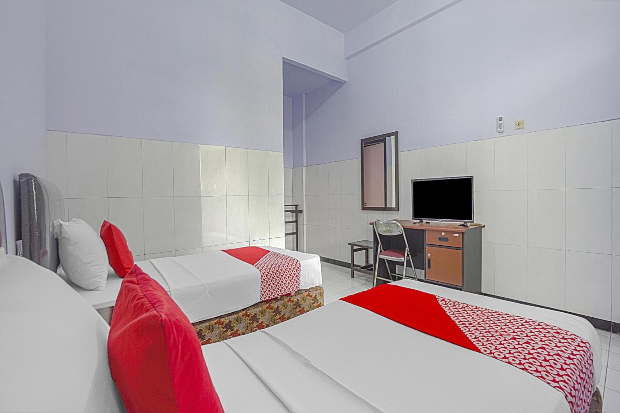 Oyo Life 90589 Palem Garden Hotel 图隆阿贡 外观 照片