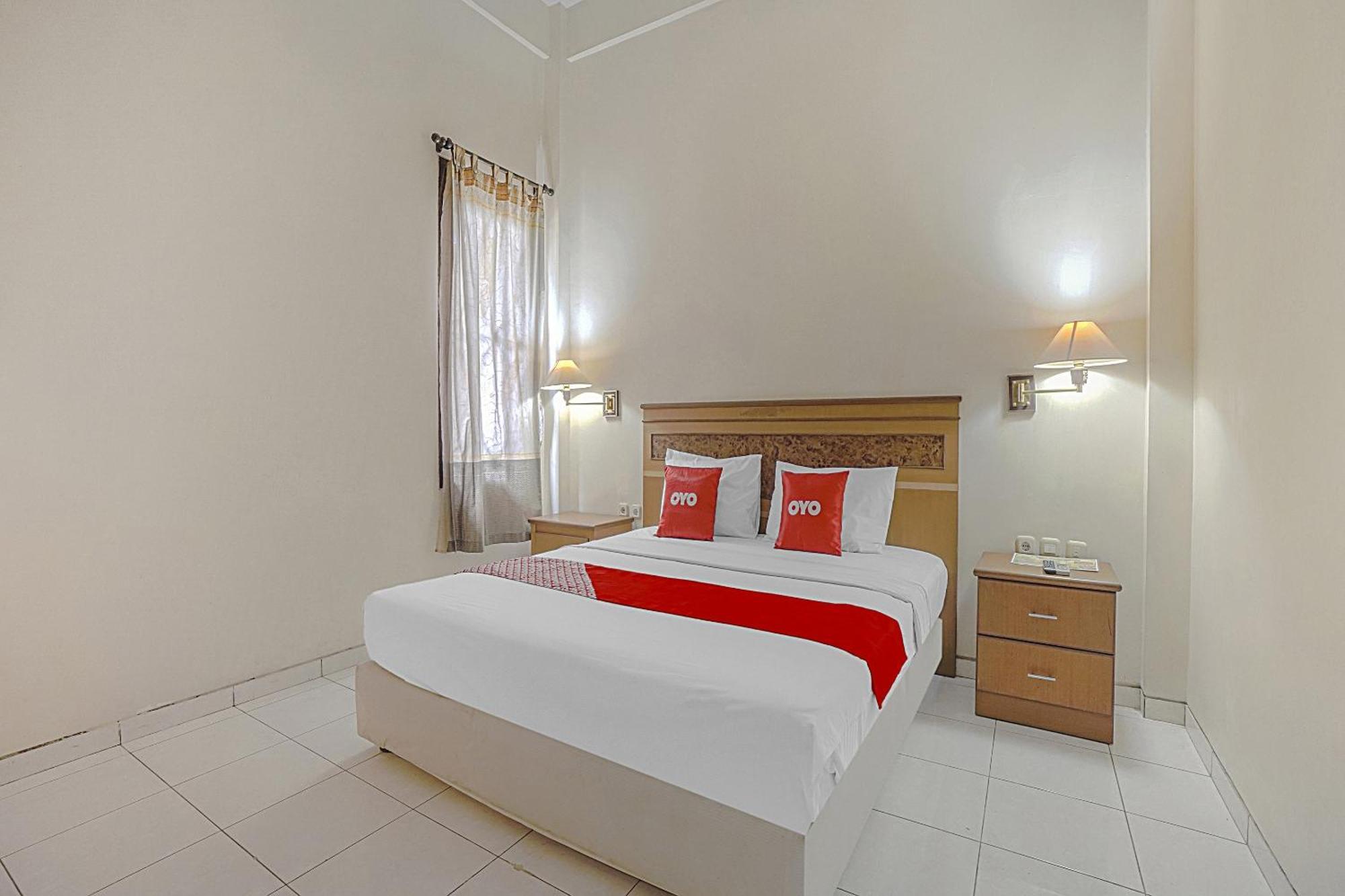 Oyo Life 90589 Palem Garden Hotel 图隆阿贡 外观 照片