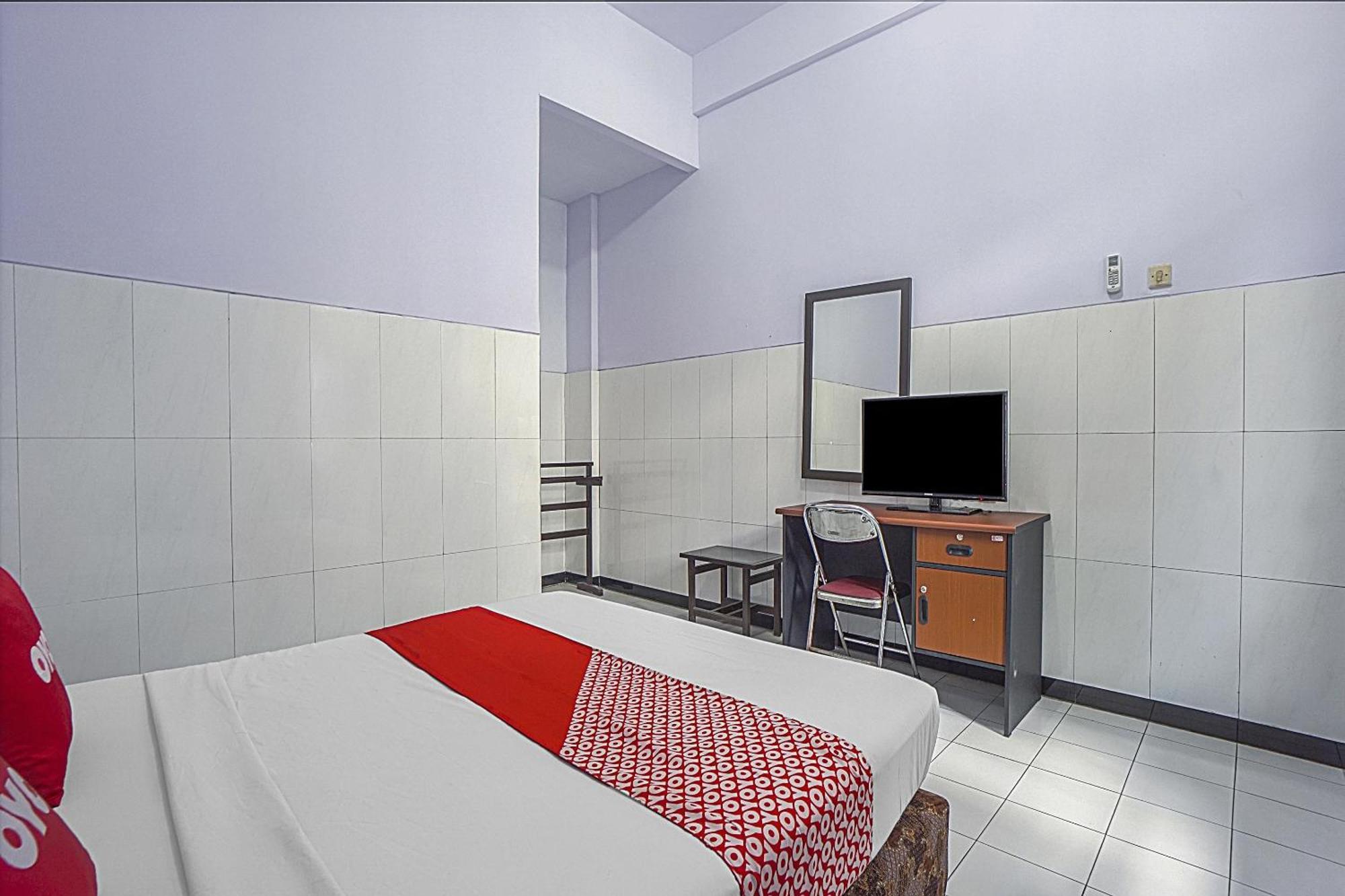 Oyo Life 90589 Palem Garden Hotel 图隆阿贡 外观 照片