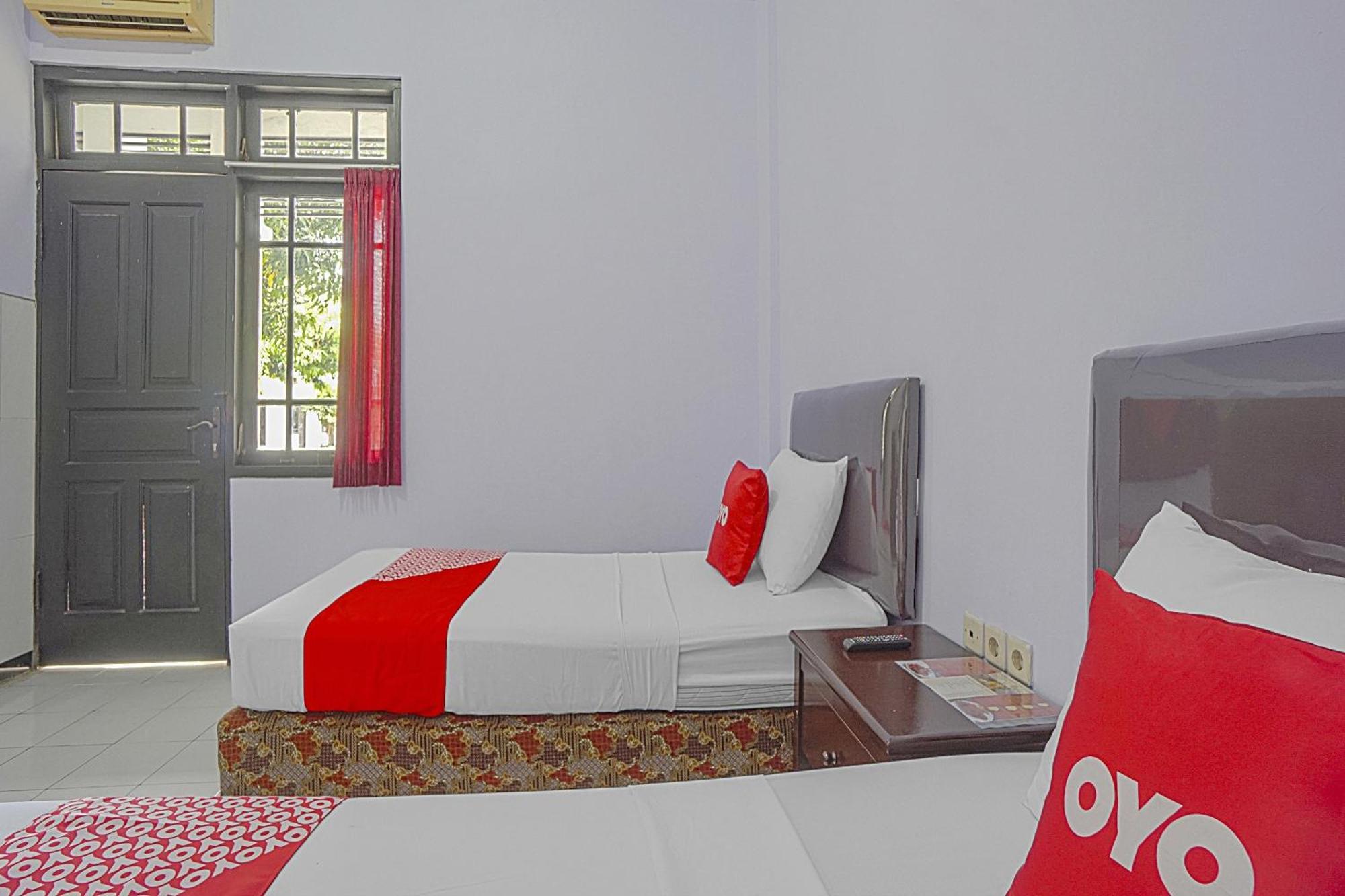 Oyo Life 90589 Palem Garden Hotel 图隆阿贡 外观 照片