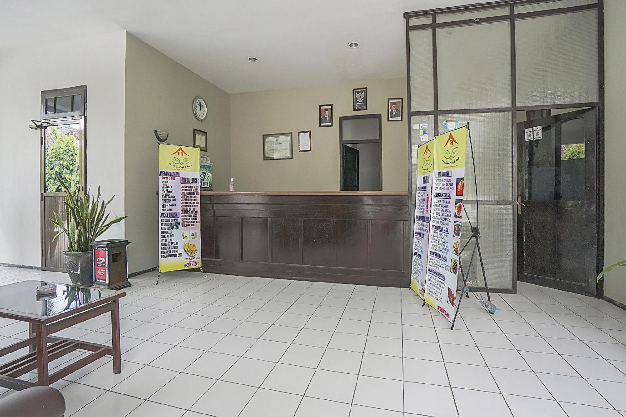 Oyo Life 90589 Palem Garden Hotel 图隆阿贡 外观 照片